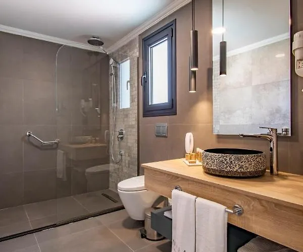 Отель Maia Luxury & Гюзельчамли