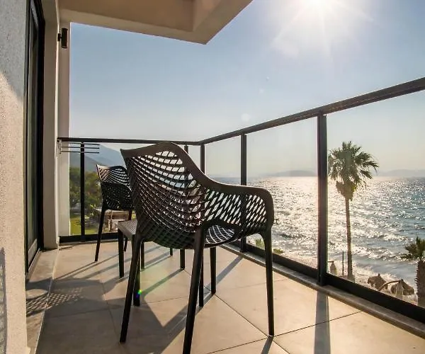 Отель Maia Luxury & 4*