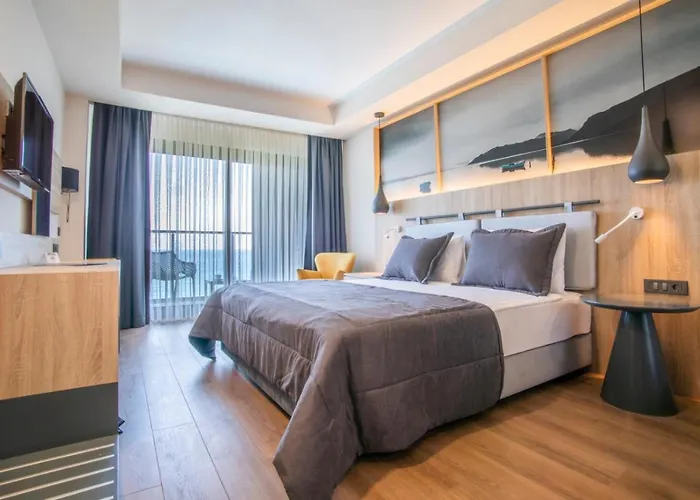 Maia Luxury & Отель 4*