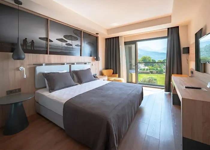 Maia Luxury & Отель 4*