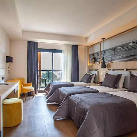 Maia Luxury & Ξενοδοχείο 4*