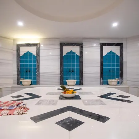 Maia Luxury & 4*
