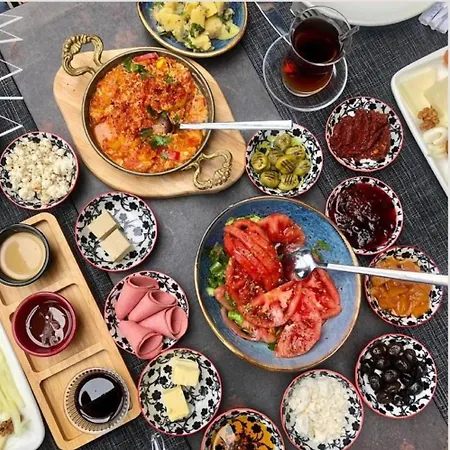 Maia Luxury & Hotel Guzelcamlı