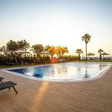 Maia Luxury & 4*
