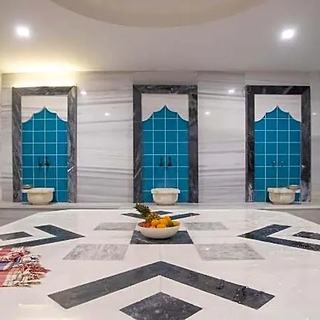 Maia Luxury & 4*