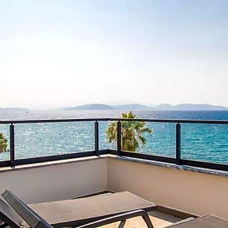 Maia Luxury & 4*