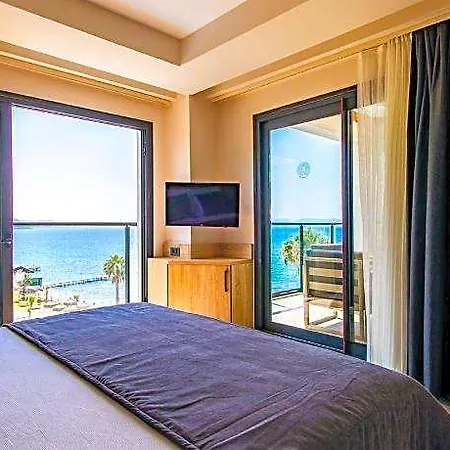 Maia Luxury & Hotel