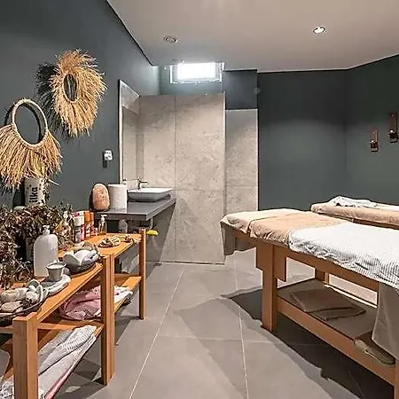 Maia Luxury & 4*