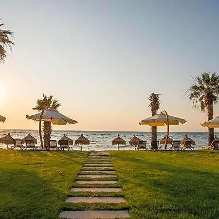 Maia Luxury & Hotel 4*