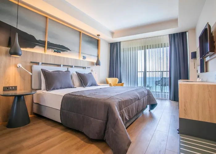 Maia Luxury & Отель Гюзельчамли